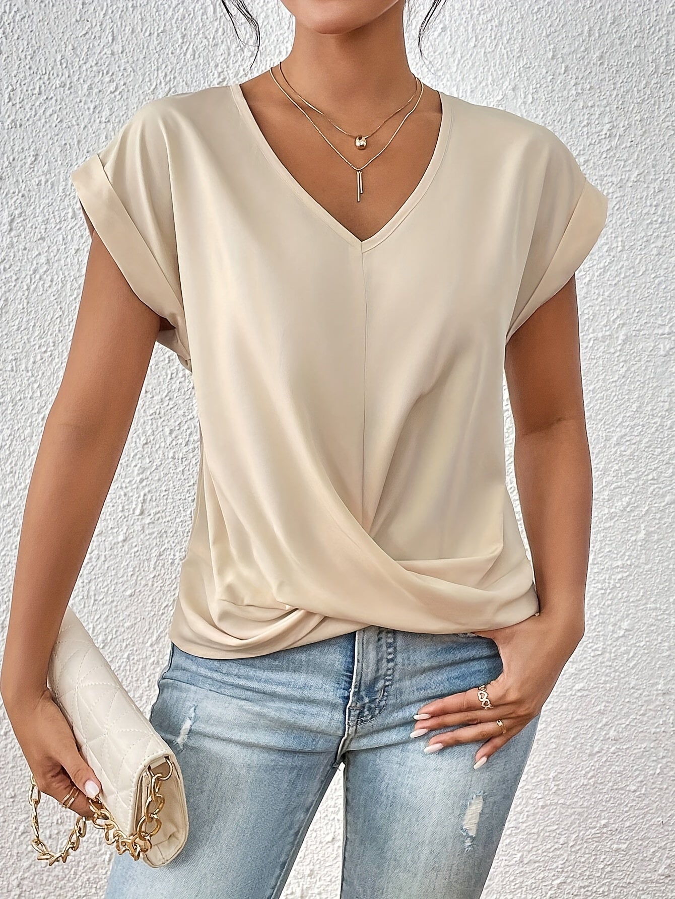 Cleo - Casual T-Shirt