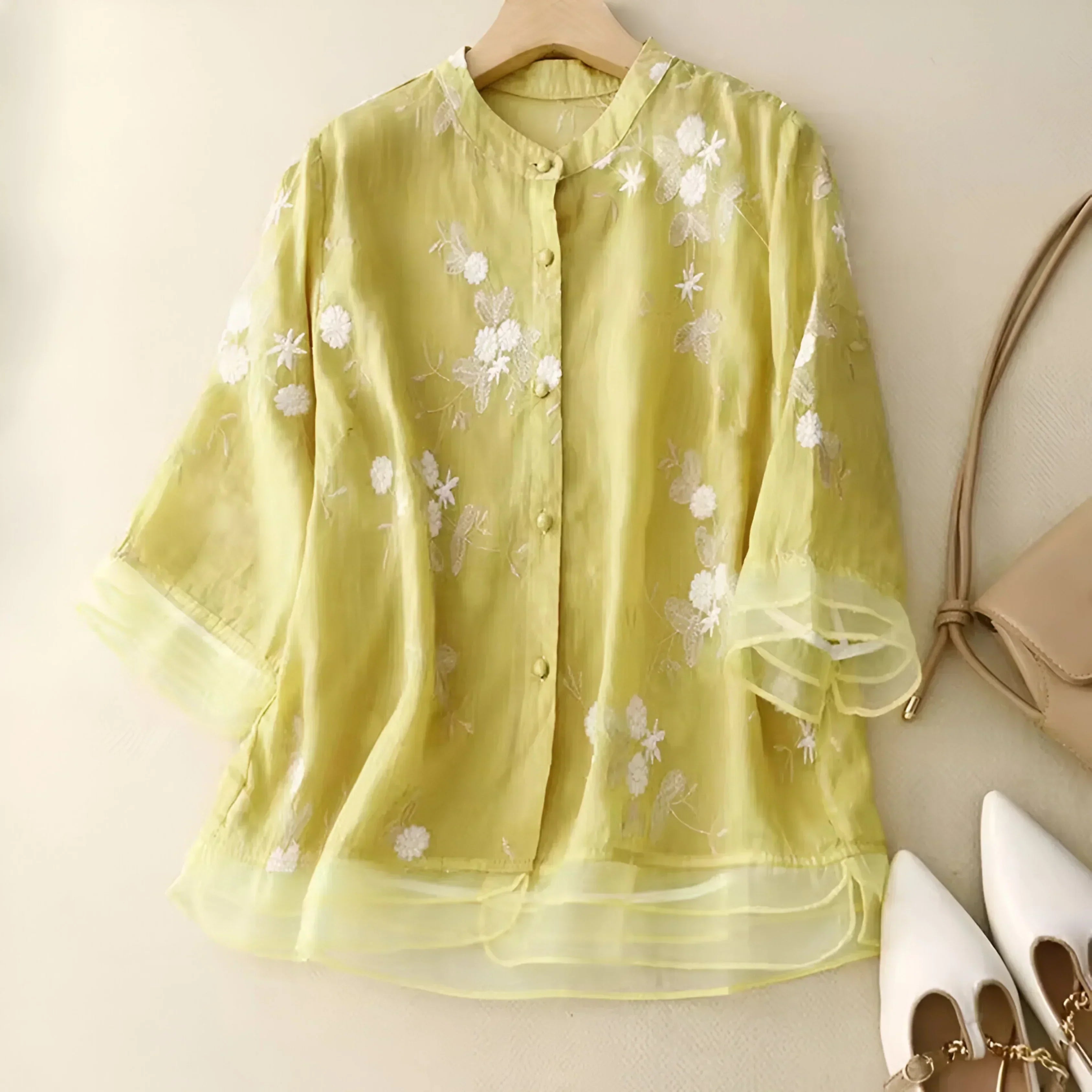 Marie - Top with Embroidered Flowers