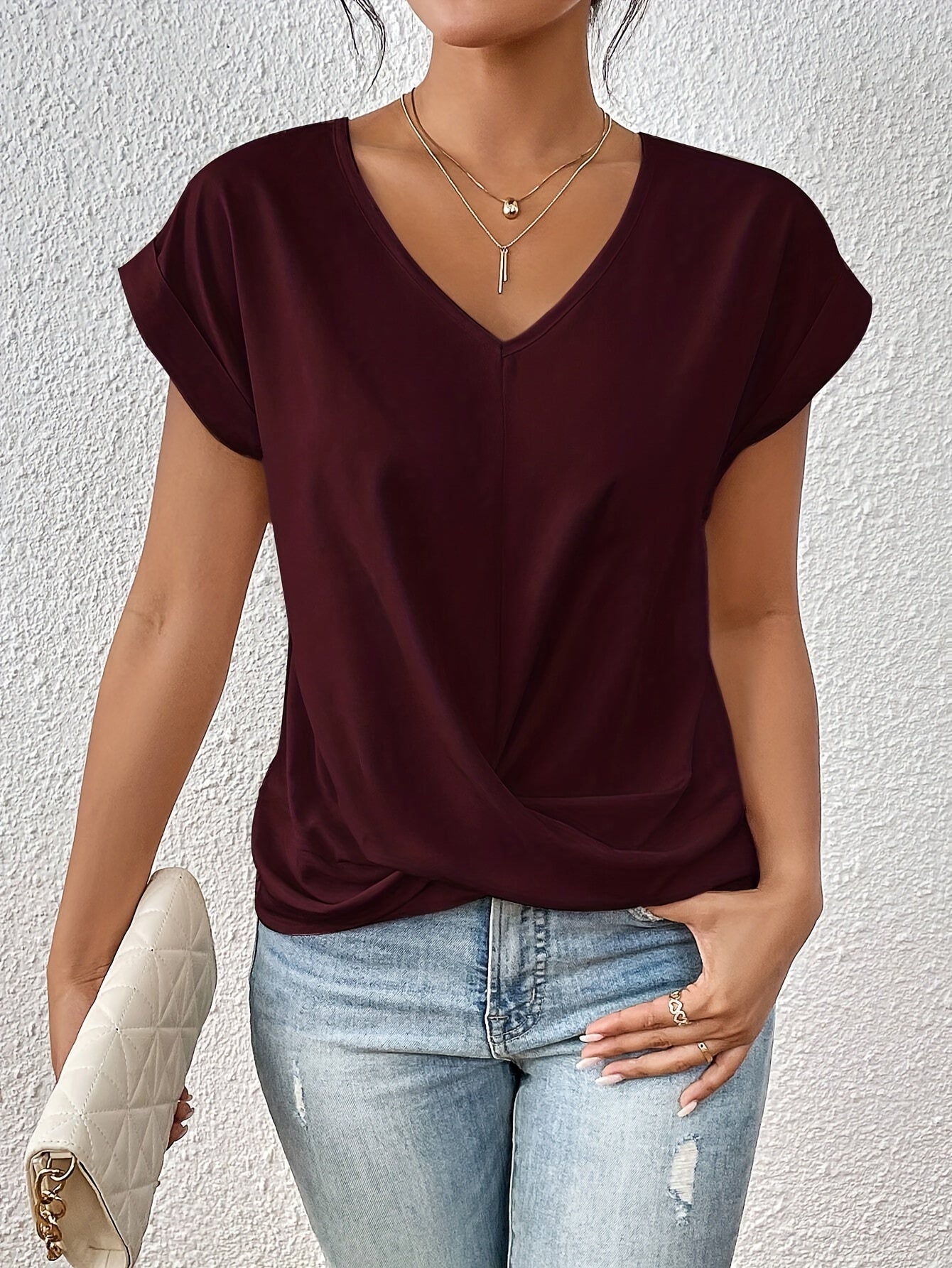 Cleo - Casual T-Shirt