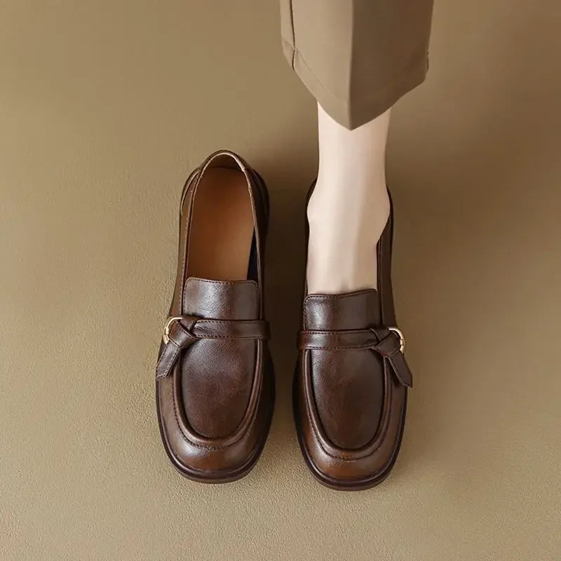 Virella – Square-Toe Medium Heel Loafers
