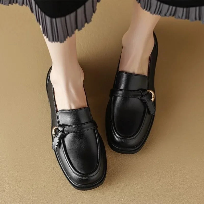 Virella – Square-Toe Medium Heel Loafers