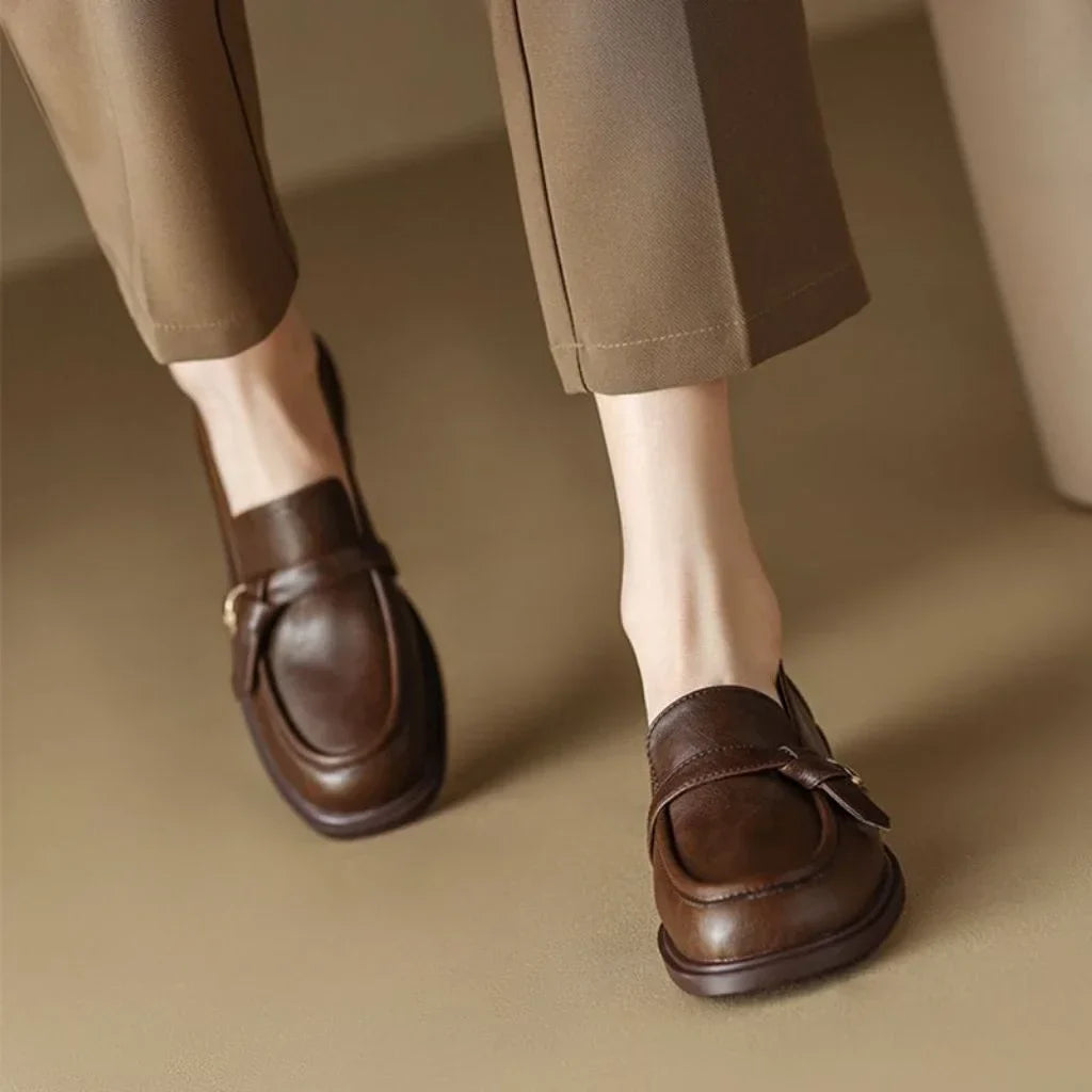 Virella – Square-Toe Medium Heel Loafers