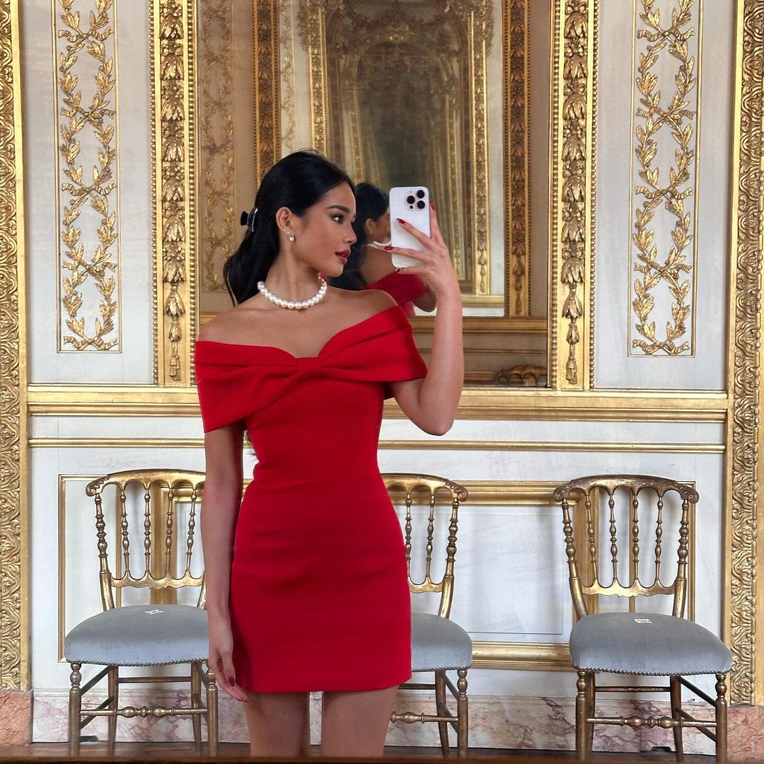 Love Bow Dress – Elegance with Bare Shoulders