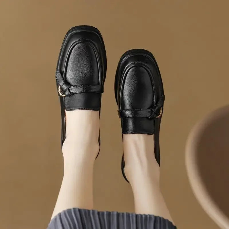 Virella – Square-Toe Medium Heel Loafers