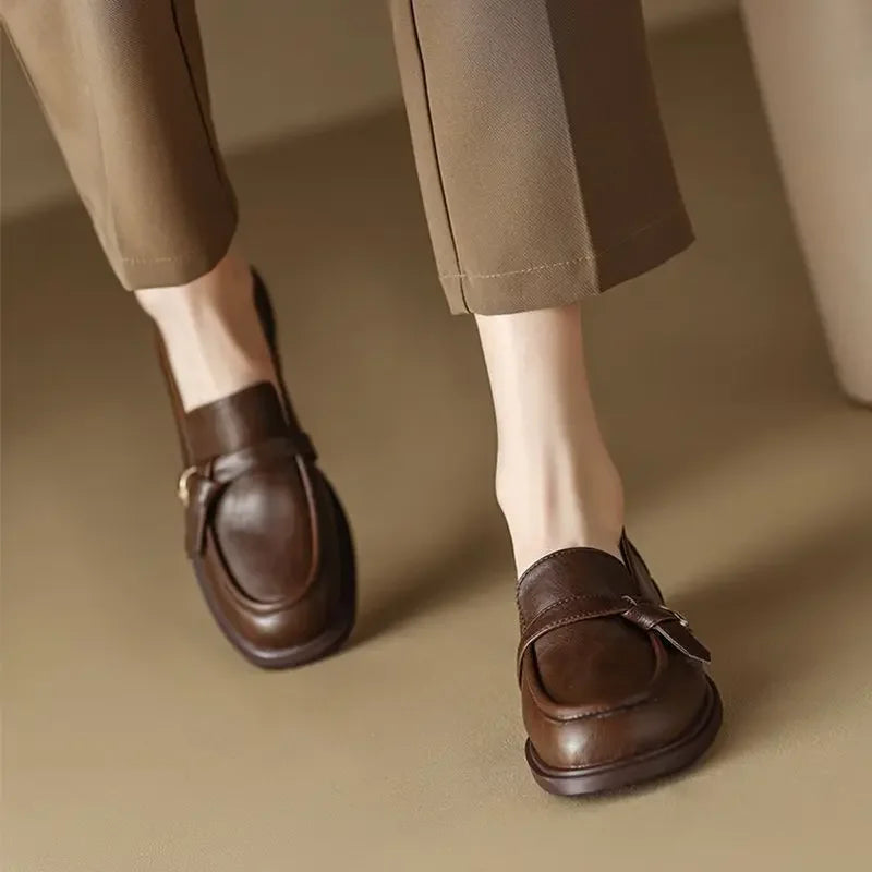 Virella – Square-Toe Medium Heel Loafers