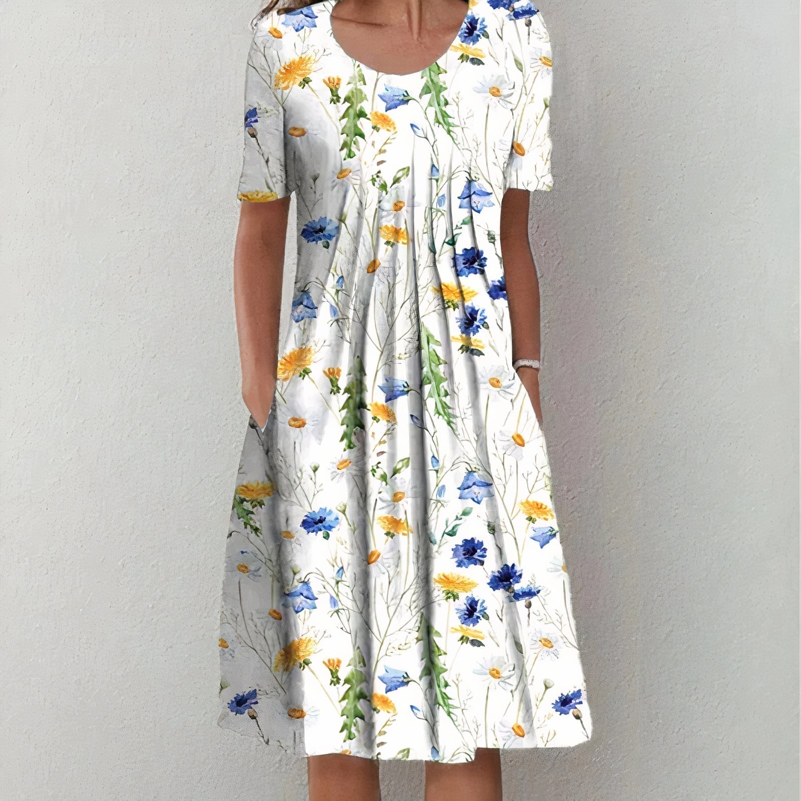 Elin - Flattering Floral Dress