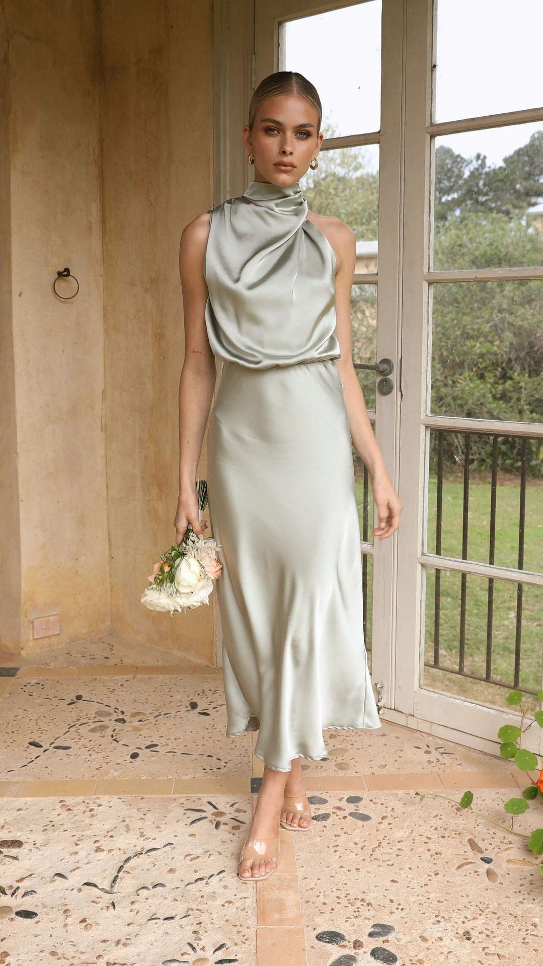 Esperanza™ - Elegant Satin Dress with Light Gold High Neck